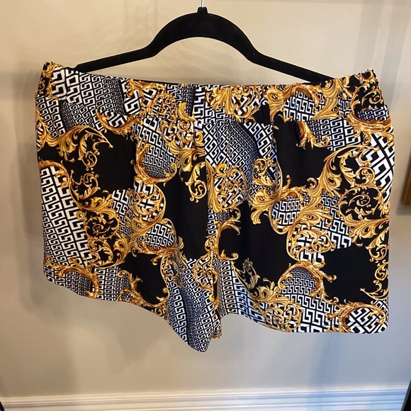 Forever 21 Shorts with tie front size xl - Picture 2 of 4